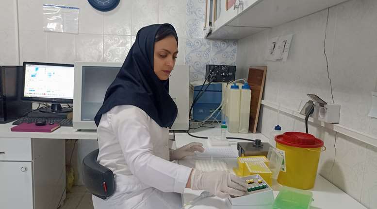 انجام تست های فلوسایتومتری در پژوهشکده سلولی و مولکولی